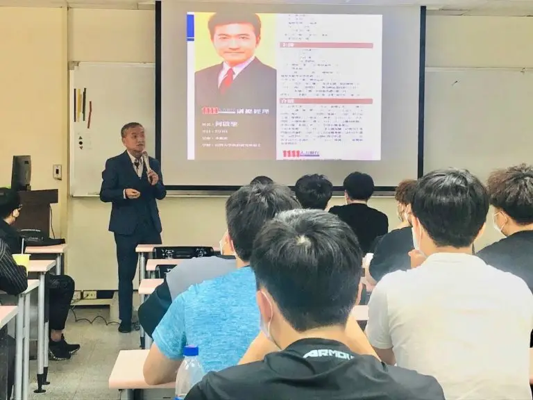 university_lecture_img2_20215215