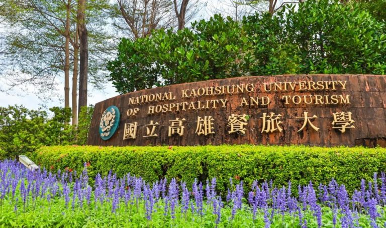 學校照片輪播圖片1-學校門口校名-980x580